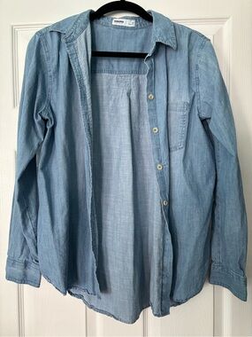 Sonoma Women’s Light Blue Chambray Button-Down Shirt